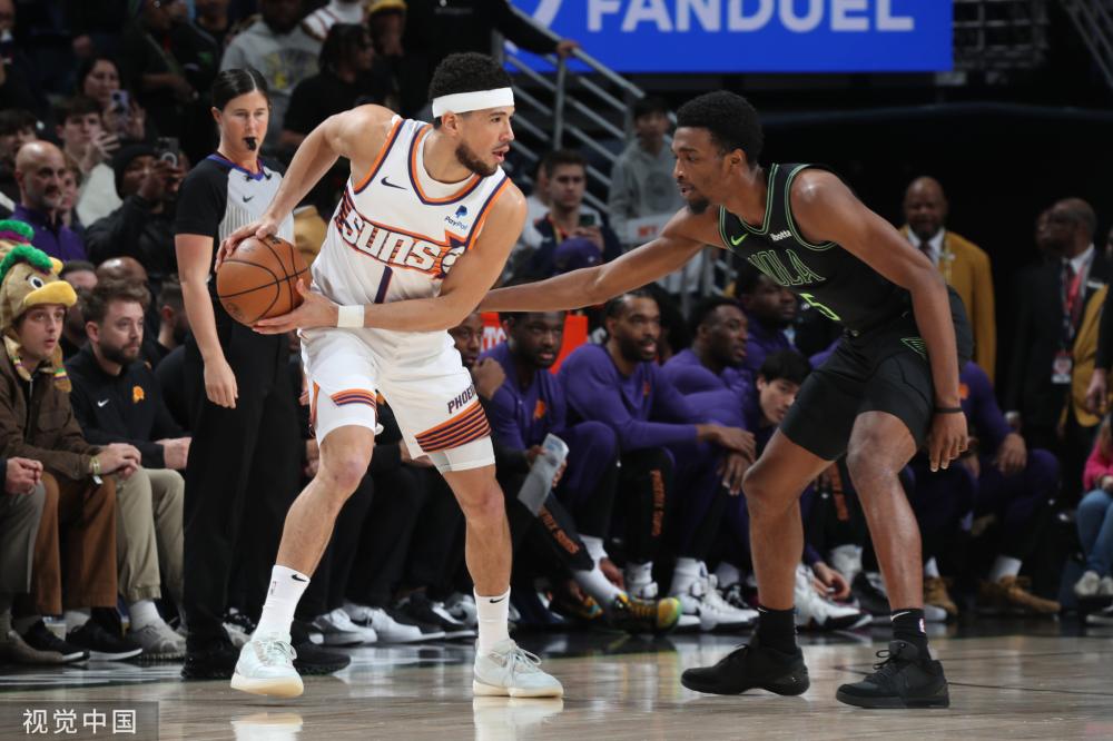 球依然难掩 球依然难掩