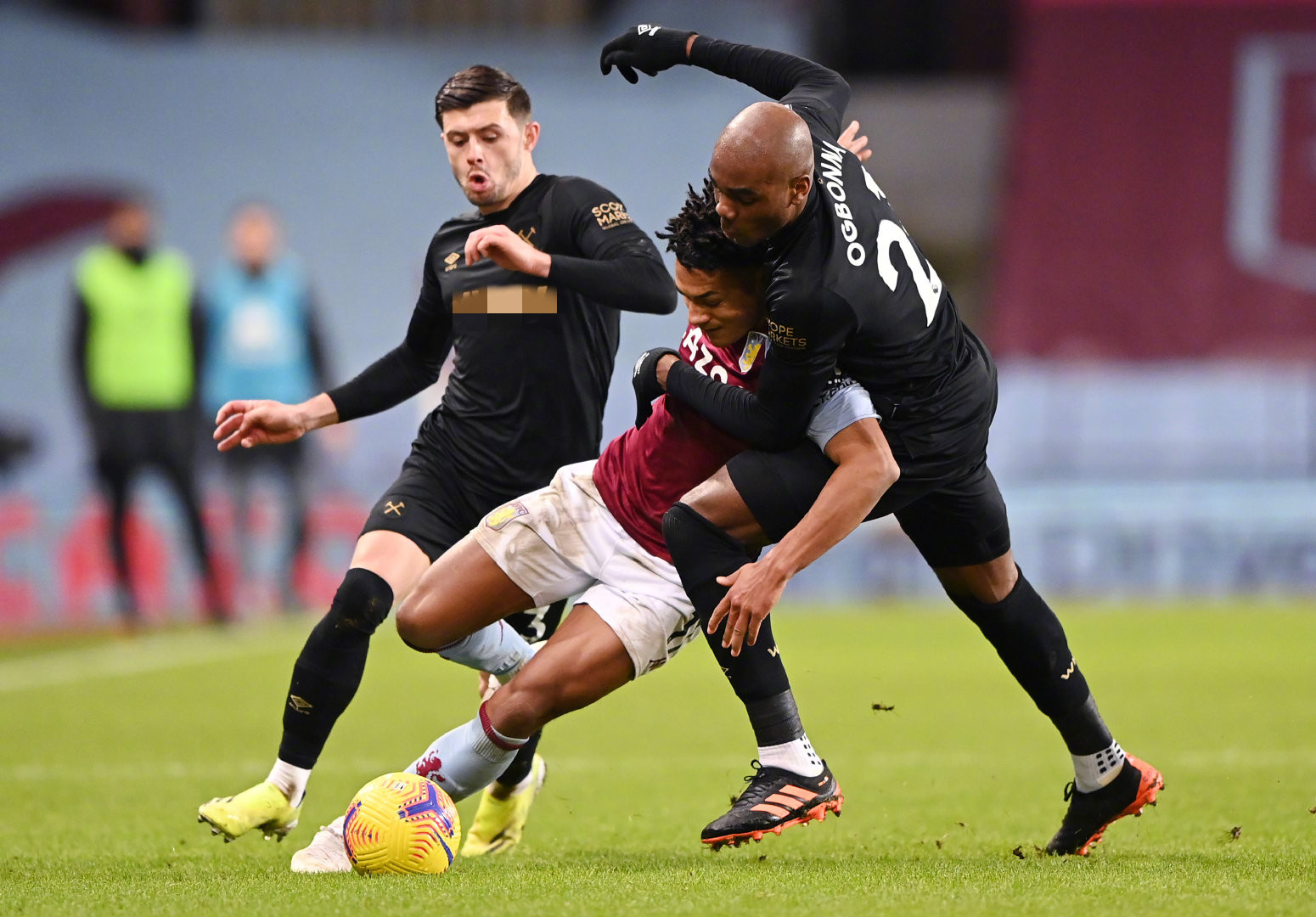 是由詹姆斯 是由詹姆斯